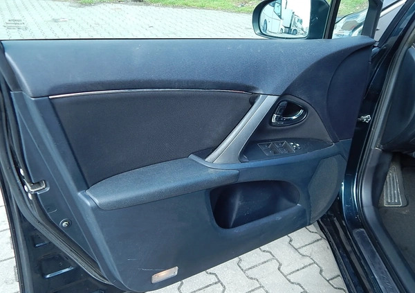 Toyota Avensis cena 31900 przebieg: 228228, rok produkcji 2014 z Drezdenko małe 466